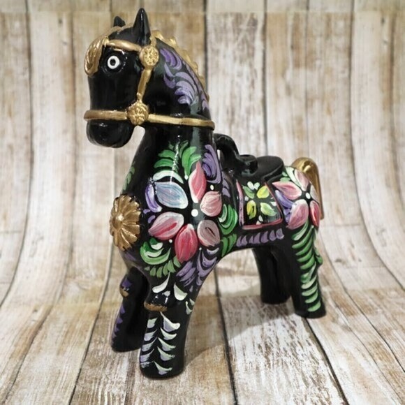 Ceramic Horse Hand Painted Floral Design made in Peru 7.5" Tall - Picture 3 of 6
